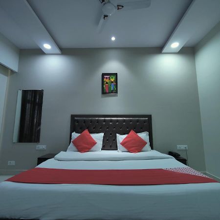 Hotel Kailash Mansarovar And Banquet Hall Bareilly Eksteriør billede